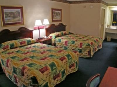 Monroe Inn & Suites