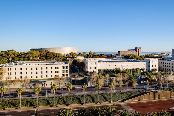 Protea Hotel by Marriott® Cape Town Waterfront Breakwater Lodge