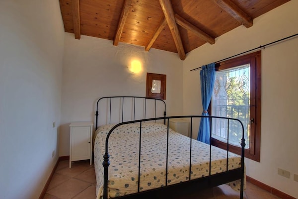Porto Cervo: Villa With 3 Bedrooms, 2 Bathrooms, Large Terrace, Condominium Swimming Pool