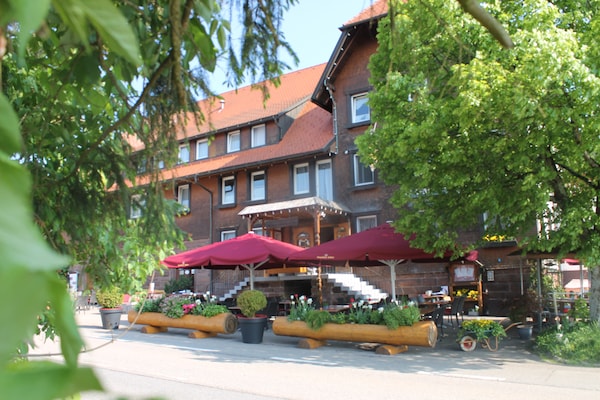 Land-Gut-Hotel Hohengasthof Adler