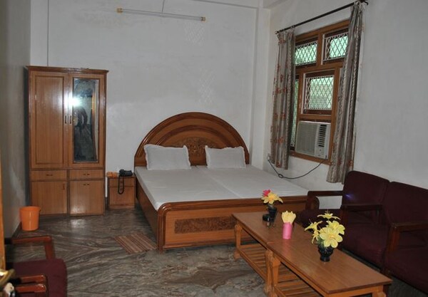 Chandna Residency