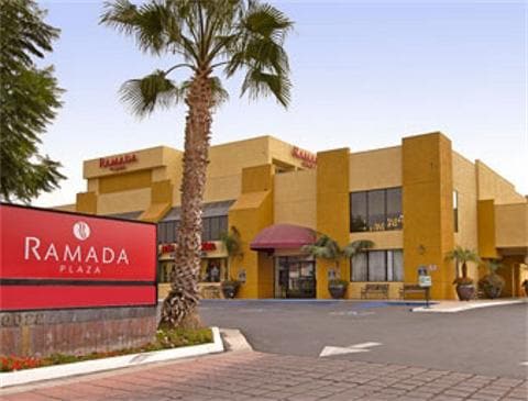 Ramada Plaza By Wyndham Garden Grove/Anaheim South
