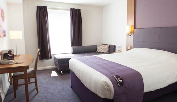 Premier Inn Chester (Railway Station) hotel