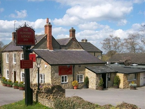 The Hunters Lodge Inn