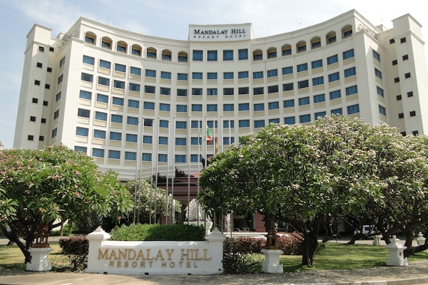 Mercure Mandalay Hill Resort
