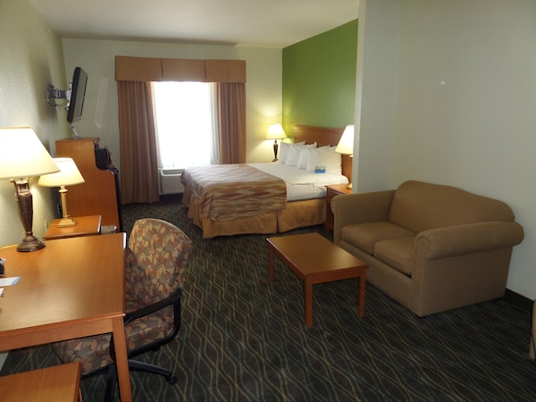 Hotel Baymont Inn And Suites Pearsall