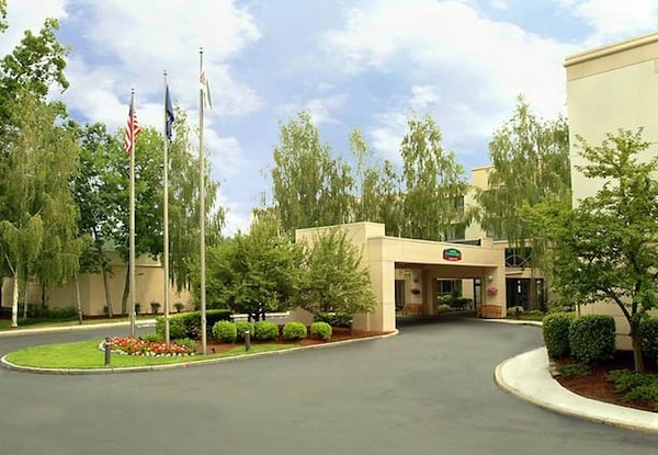 Courtyard By Marriott Nashua