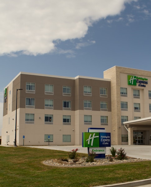 Holiday Inn Express & Suites Litchfield West