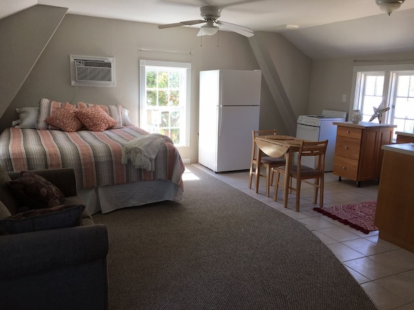 Discounted Summer Rates: Mable Ringling Loft: 5 Mins. To Beach/downtown