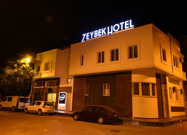 Zeybek hotel Edremit