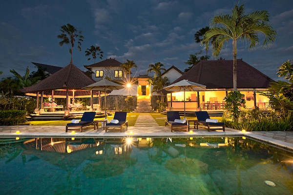 The Junno Boutique Villa