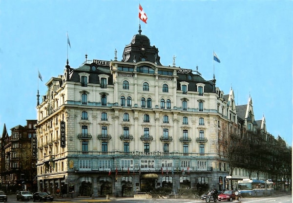 ホテル モノポール