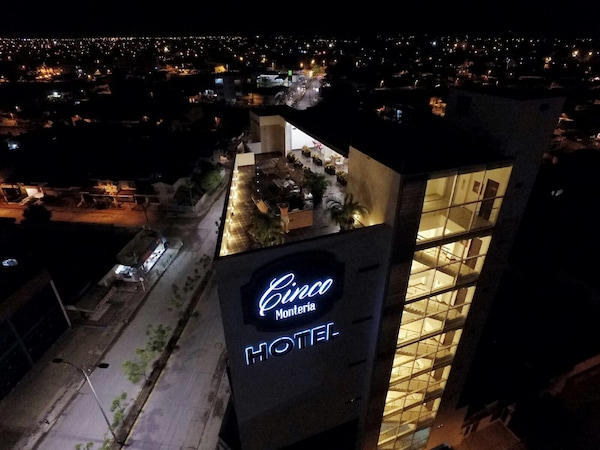Hotel Cinco Monteria