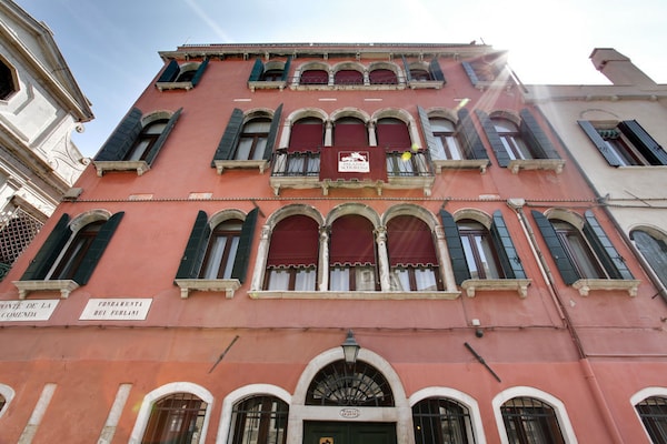 Palazzo Schiavoni Residenza D'Epoca & Suite-Apartments