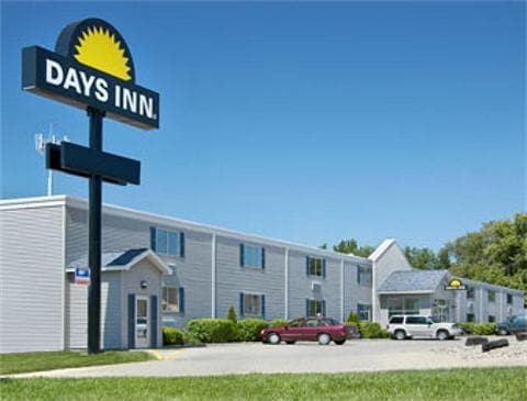 Days Inn By Wyndham Cedar Falls- University Plaza