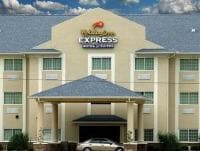 Holiday Inn Express & Suites Magnolia-Lake Columbia