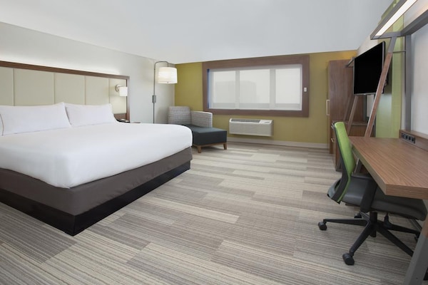 Holiday Inn Express & Suites - Cincinnati Ne - Red Bank Road, An Ihg Hotel