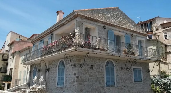 Safranier Townhouse