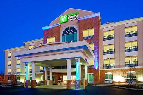 Holiday Inn Express & Suites Woodbridge