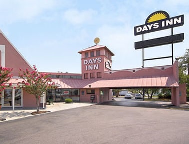 Days Inn By Wyndham San Antonio Splashtown/Att Center