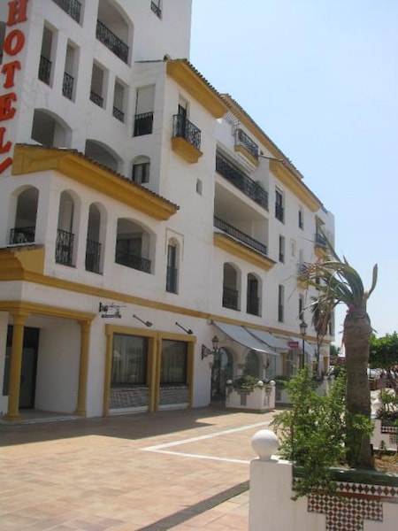 Hotel Benabola