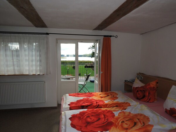06 Double Room With Terrace And View Of The Dobbertiner See - Insel-Hotel Dobbertin