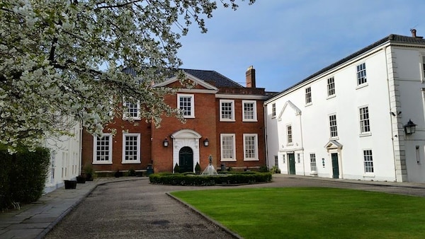 The Assembly House