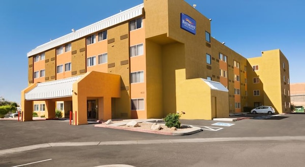 Quality Inn & Suites Downtown Albuquerque