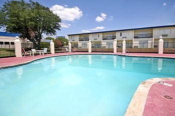 Hotel Executive Inn and Suites Waxahachie