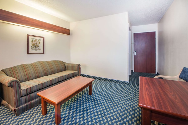 Microtel Inn & Suites By Wyndham Tulsa - Catoosa Route 66