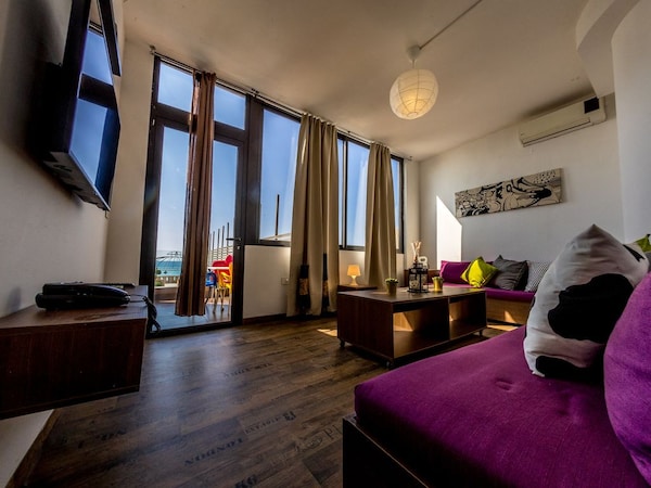 1 Bedroom Seafront Chalet At Gondola Marine Resort