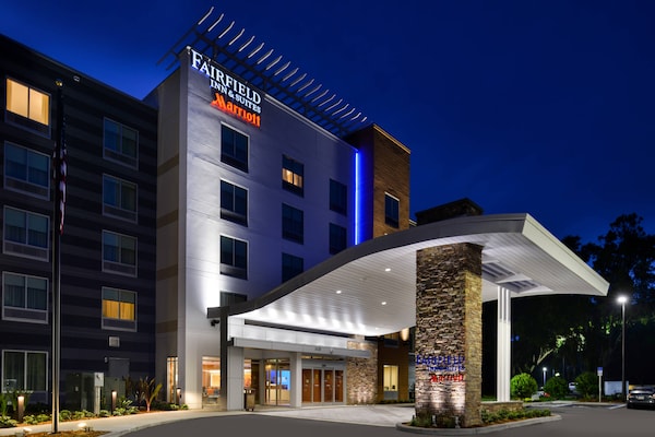 Fairfield Inn & Suites by Marriott Orlando East UCF Area