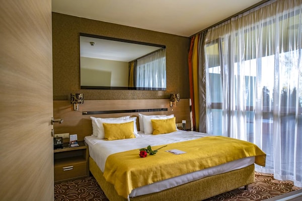 Hotel Azúr Premium
