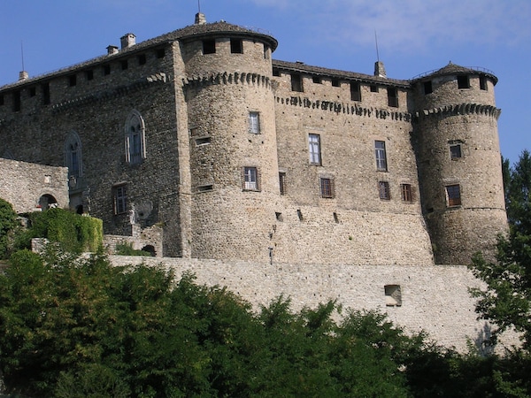 Castello Di Compiano Hotel Relais Museum