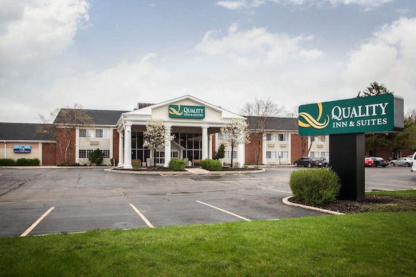 Quality Inn & Suites Elk Grove Village O'Hare