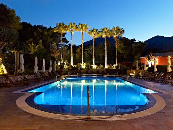 Hotel Cala Sant Vicenç-Adults Only +16