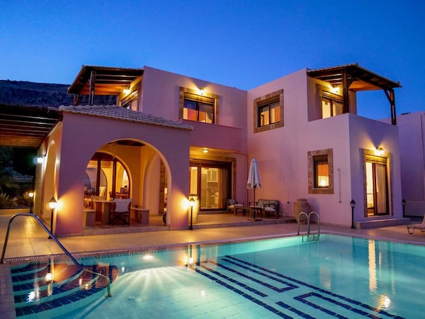 15% Discounts Now! Luxurious Villa W/private Pool & Grounds & Private Yacht Trip