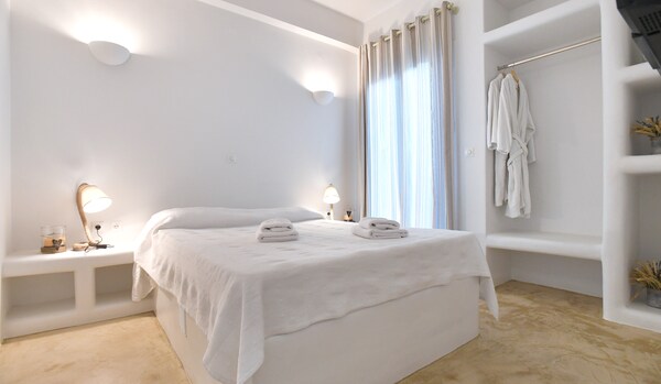 Vincenzo Family Rooms