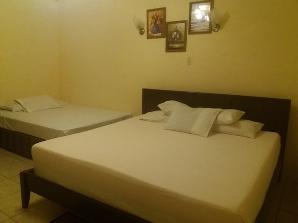 Hotel & Resort King Bed