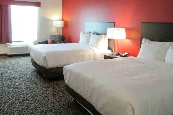Clarion Inn And Suites Hurrica