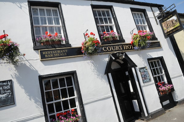 The New Court Hotel