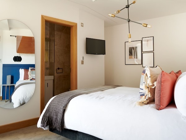 Sonder | Edgware Road Hotel | Simple Room