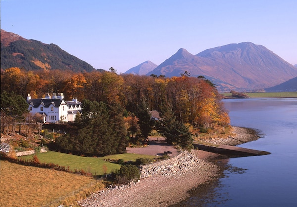 Loch Leven Hotel & Distillery