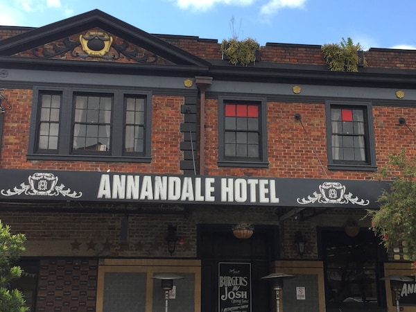 Annandale Hotel