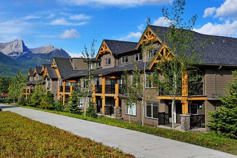 Clique Hotels & Resorts - Canmore Ab ~ RA149584