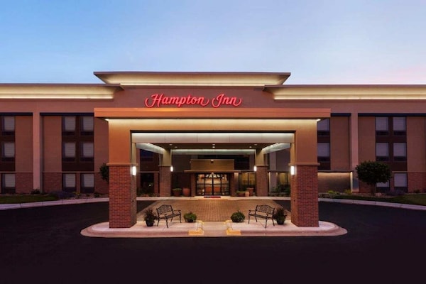 Hampton Inn Joliet @ I-80