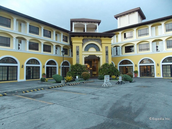 Planta Centro Bacolod & Residences