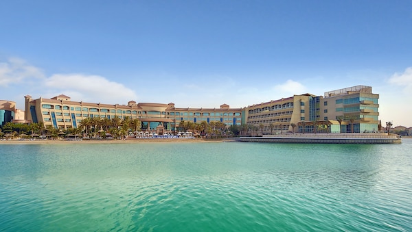 アル ラハ ビーチ ホテル