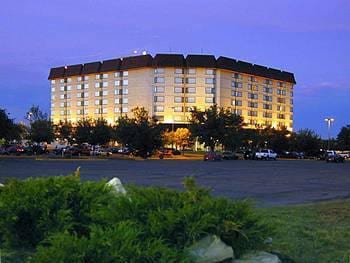 Hotel Saskatoon Inn & Conference Centre