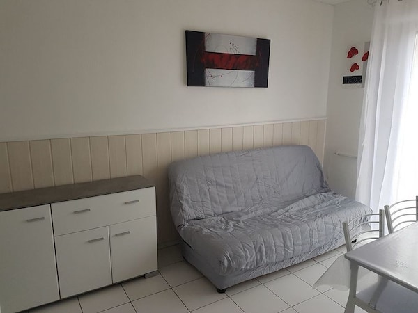 Studio Cicadas150m From The Seafront Comfortably Shops At Your Feet
